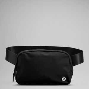 Lululemon Everywhere Belt Bag